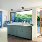 Historic Tivoli House With Sea View In *